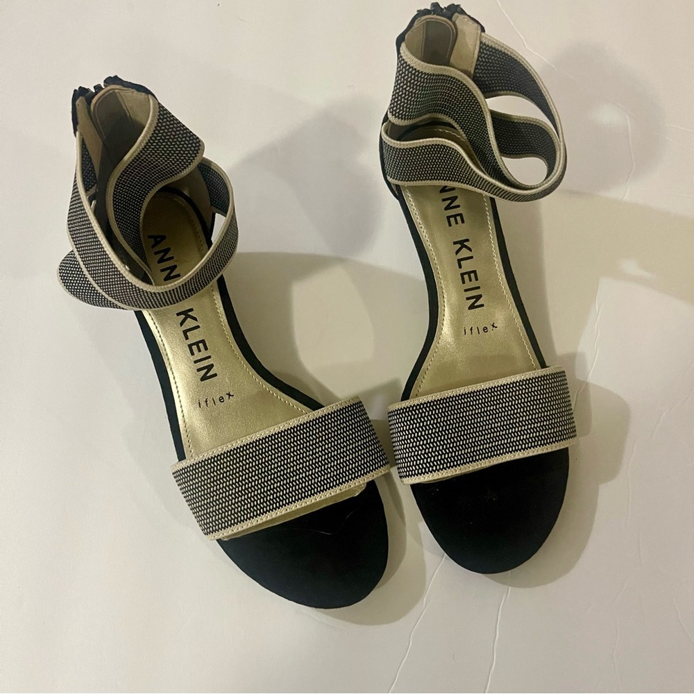 Anne Klein Black and Cream iflex Women's Wedges Sandals Size 6.5